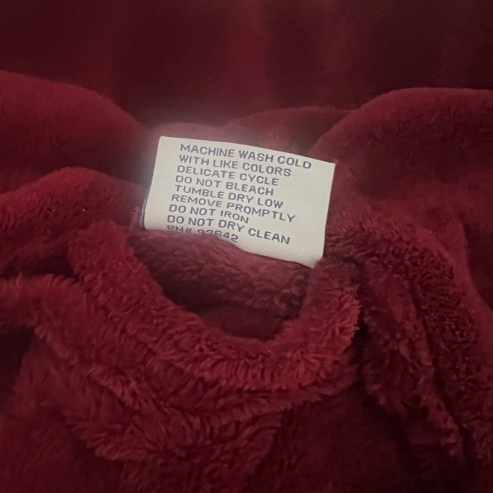 Bath & Body Works - Deep Cranberry Hooded Plush Robe - Tie Belt Closure - Picture 5 of 5